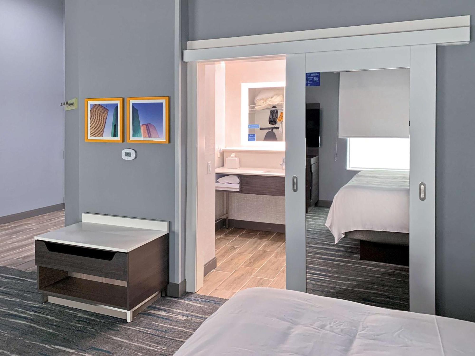 Hampton Inn & Suites Houston East Beltway 8, Tx Cloverleaf エクステリア 写真